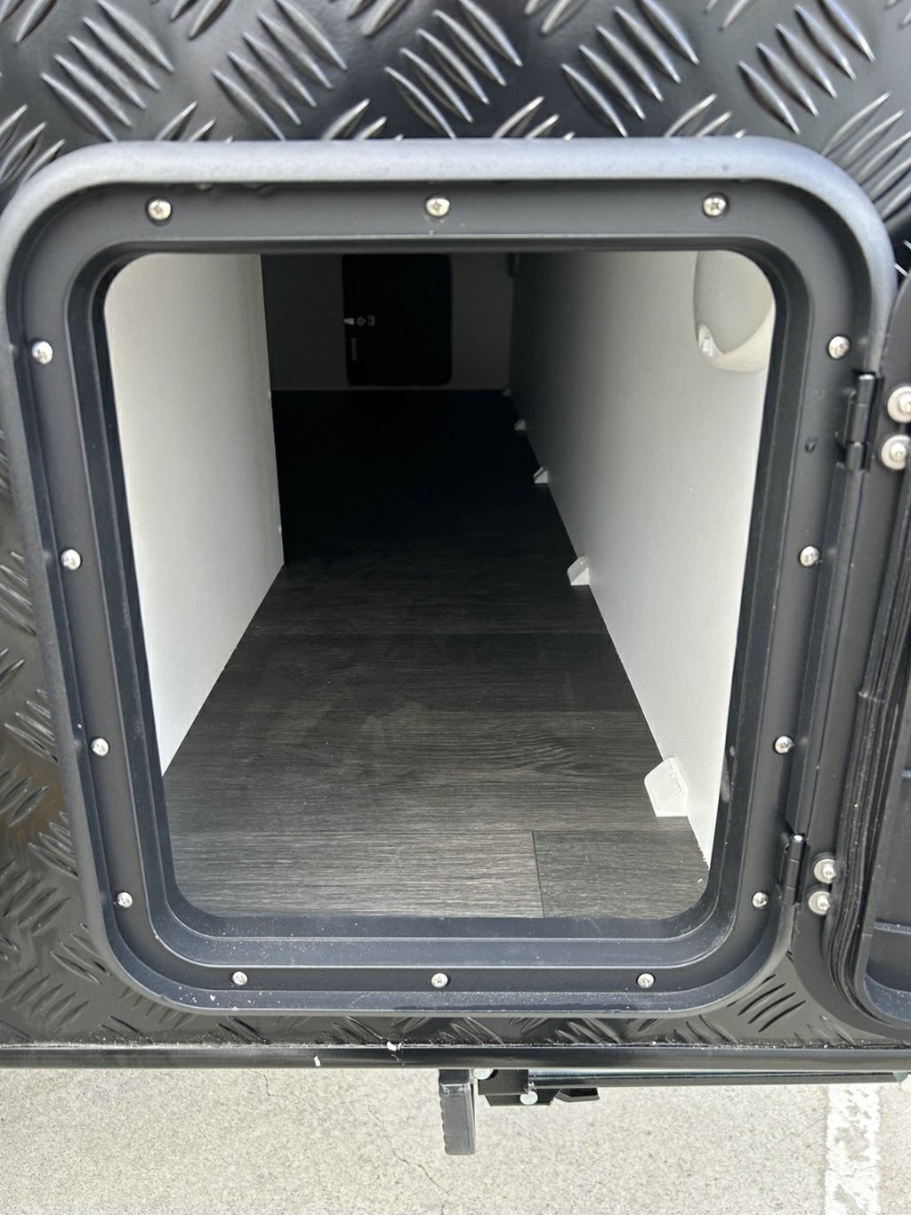 NEW 2026 LEADER CARAVANS GOLD LE DIRT ROADER CARAVAN 2 AXLE