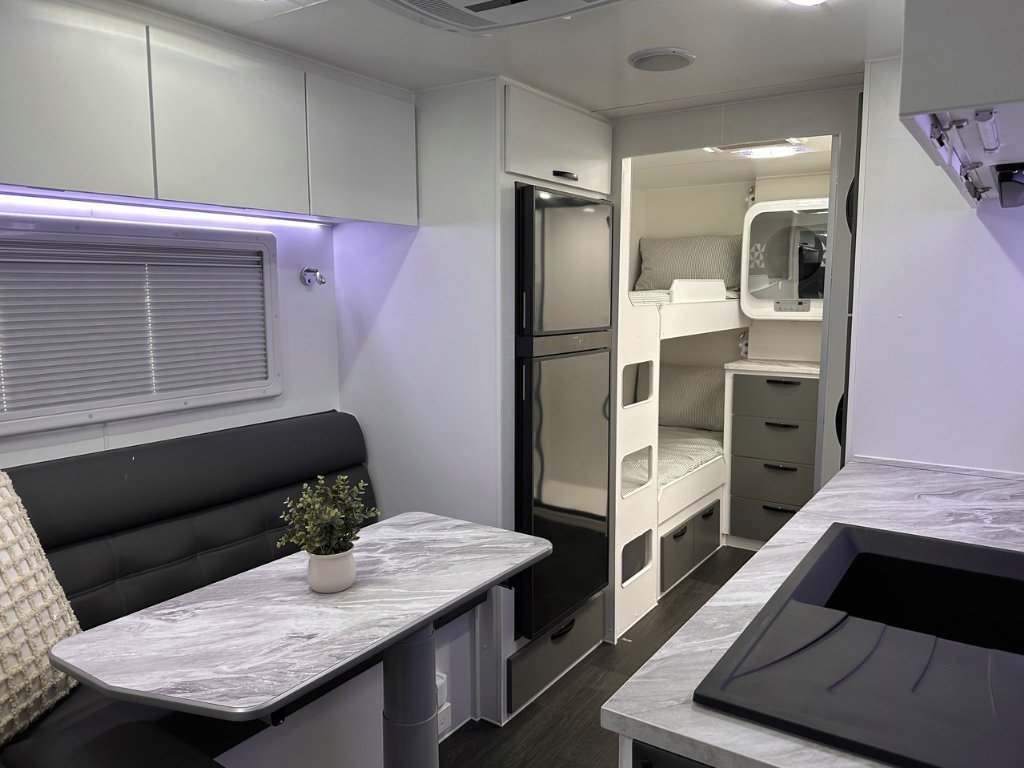 NEW 2026 LEADER CARAVANS GOLD LE DIRT ROADER CARAVAN 2 AXLE