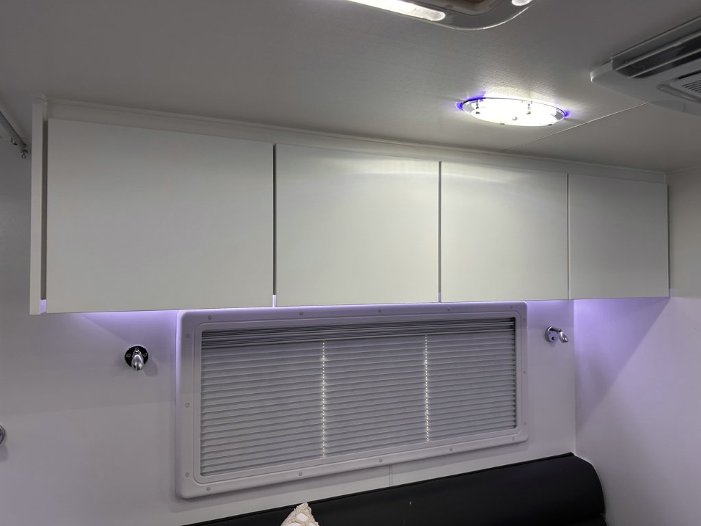 NEW 2026 LEADER CARAVANS GOLD LE DIRT ROADER CARAVAN 2 AXLE