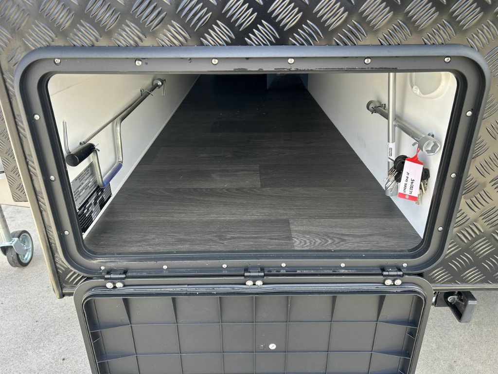 NEW 2026 LEADER CARAVANS GOLD LE DIRT ROADER CARAVAN 2 AXLE