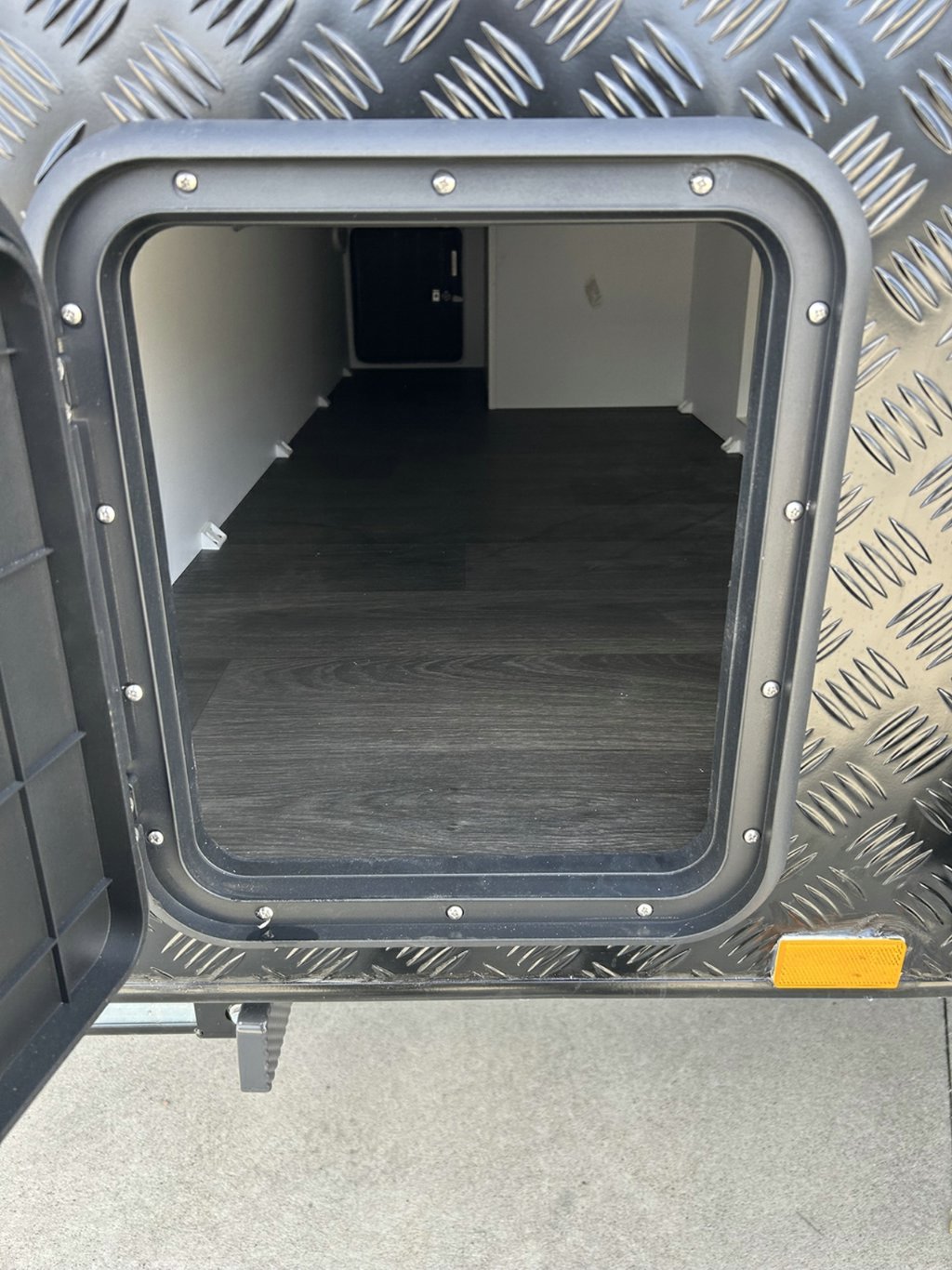 NEW 2026 LEADER CARAVANS GOLD LE DIRT ROADER CARAVAN 2 AXLE