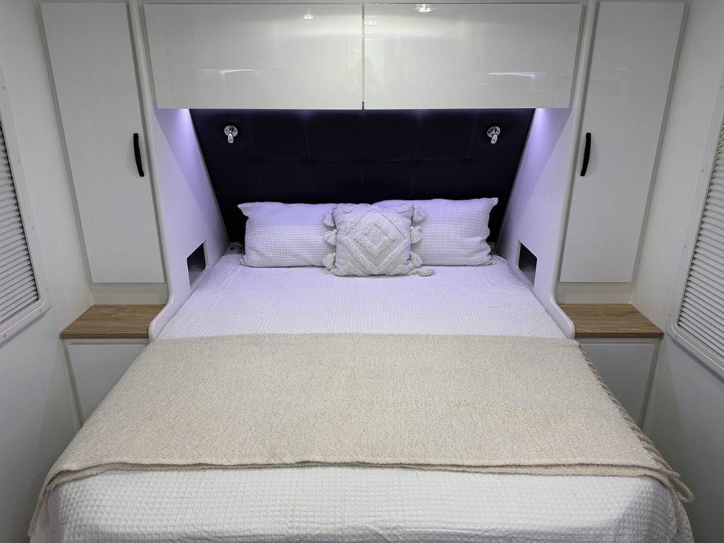 NEW 2026 LEADER CARAVANS GOLD LE DIRT ROADER CARAVAN 2 AXLE