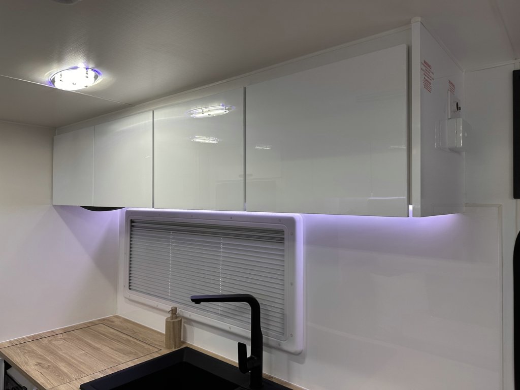 NEW 2026 LEADER CARAVANS GOLD LE DIRT ROADER CARAVAN 2 AXLE