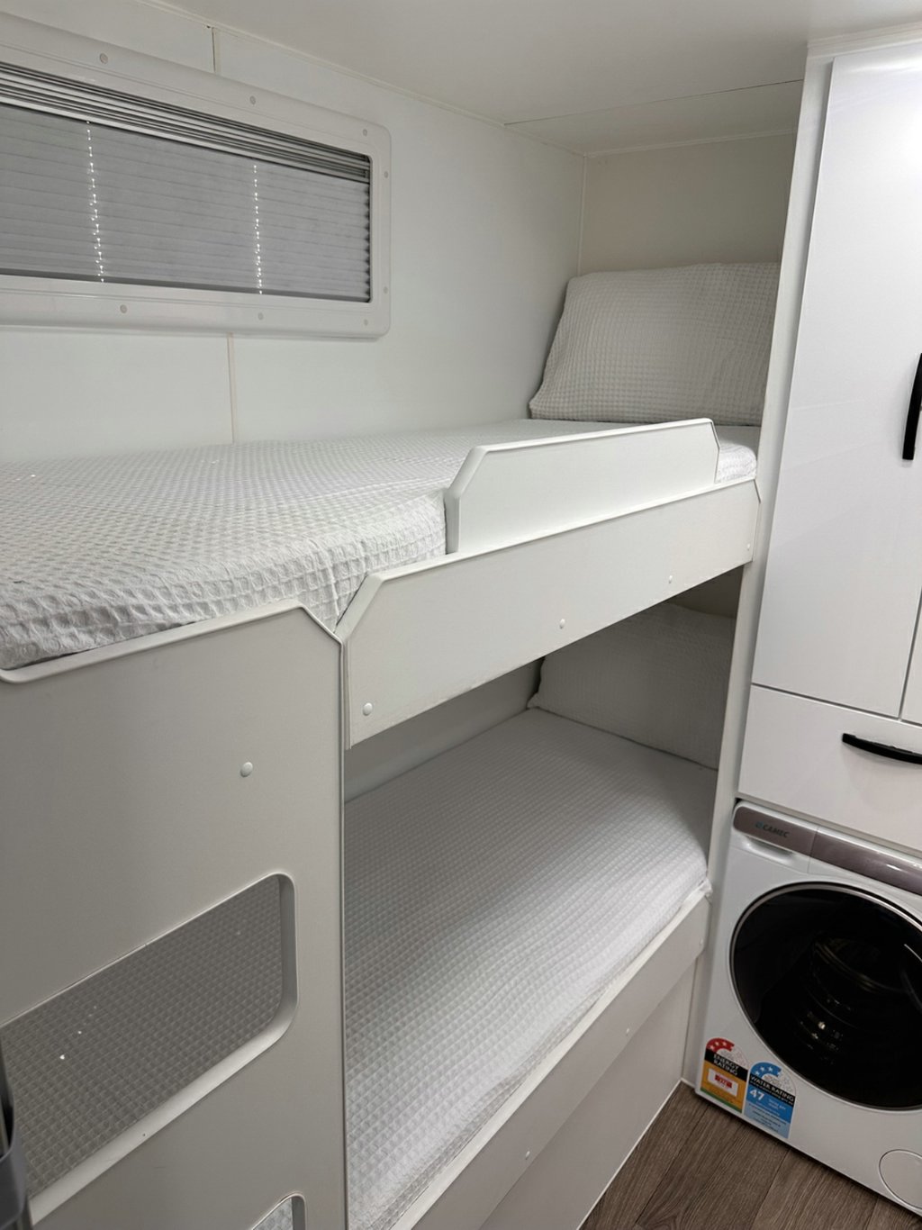 NEW 2026 LEADER CARAVANS GOLD LE DIRT ROADER CARAVAN 2 AXLE