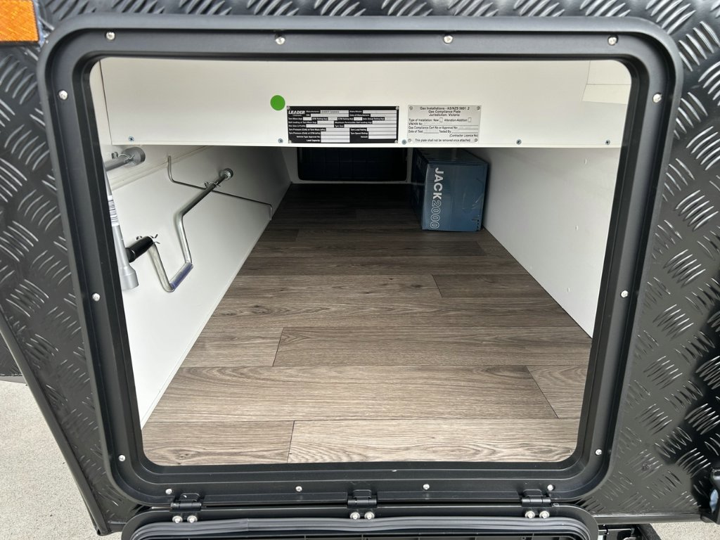 NEW 2026 LEADER CARAVANS GOLD LE DIRT ROADER CARAVAN 2 AXLE