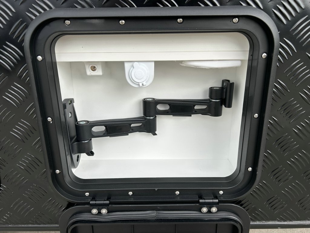 NEW 2026 LEADER CARAVANS GOLD LE DIRT ROADER CARAVAN 2 AXLE