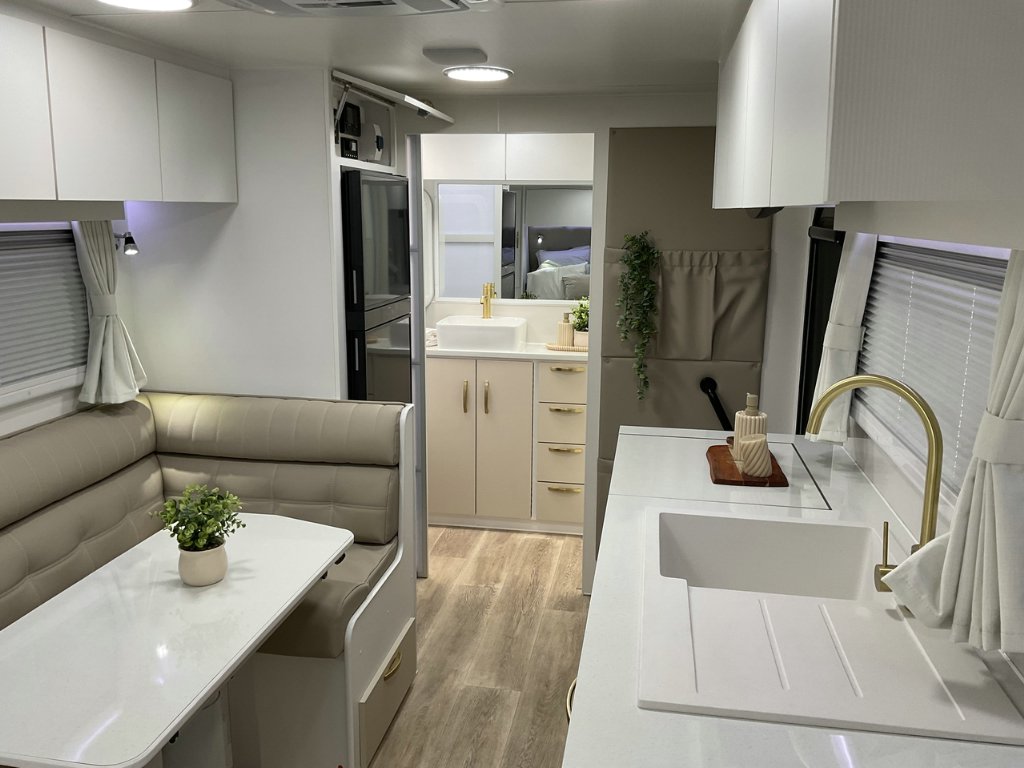 NEW 2026 SUPREME TERRITORY CARAVAN 1 AXLE