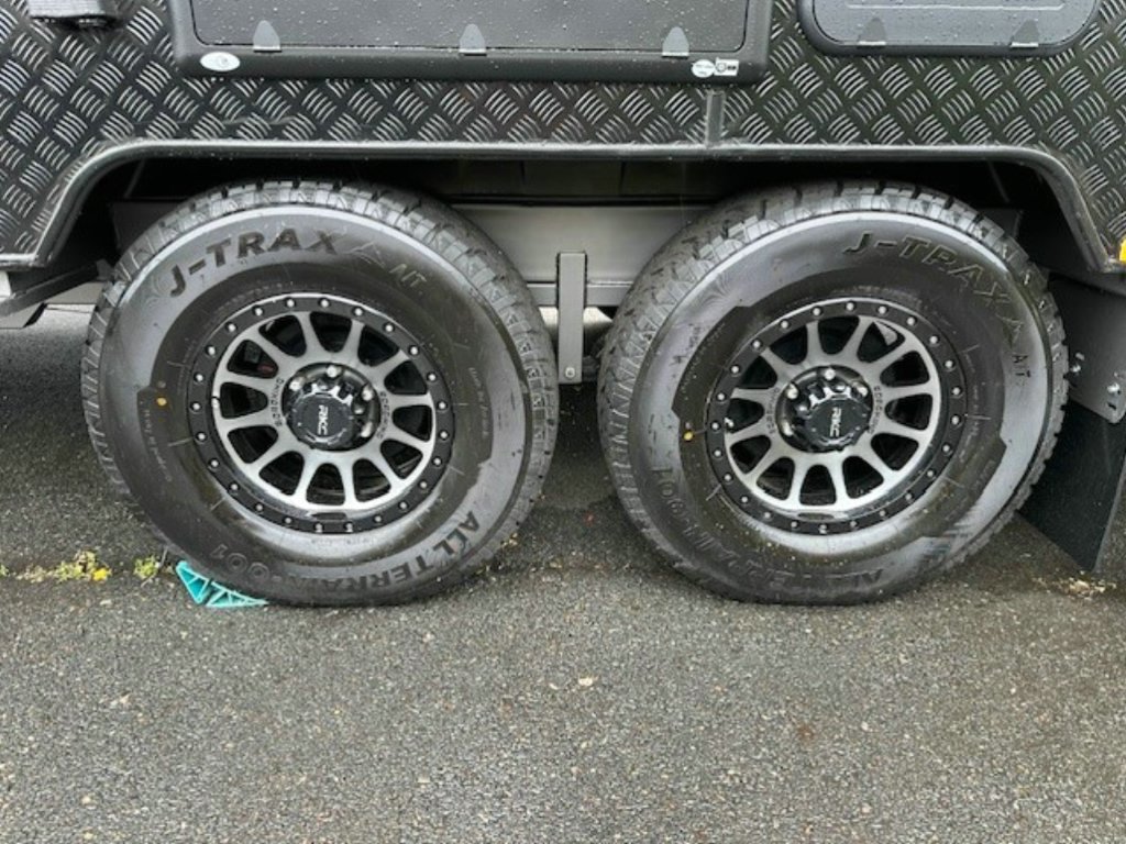 NEW 2025 SUPREME EXECUTIVE CARAVAN 2 AXLE