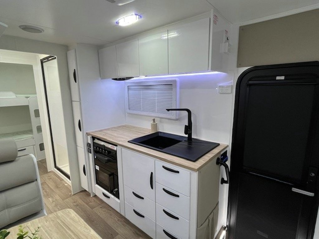 NEW 2026 LEADER CARAVANS GOLD LE CARAVAN 2 AXLE