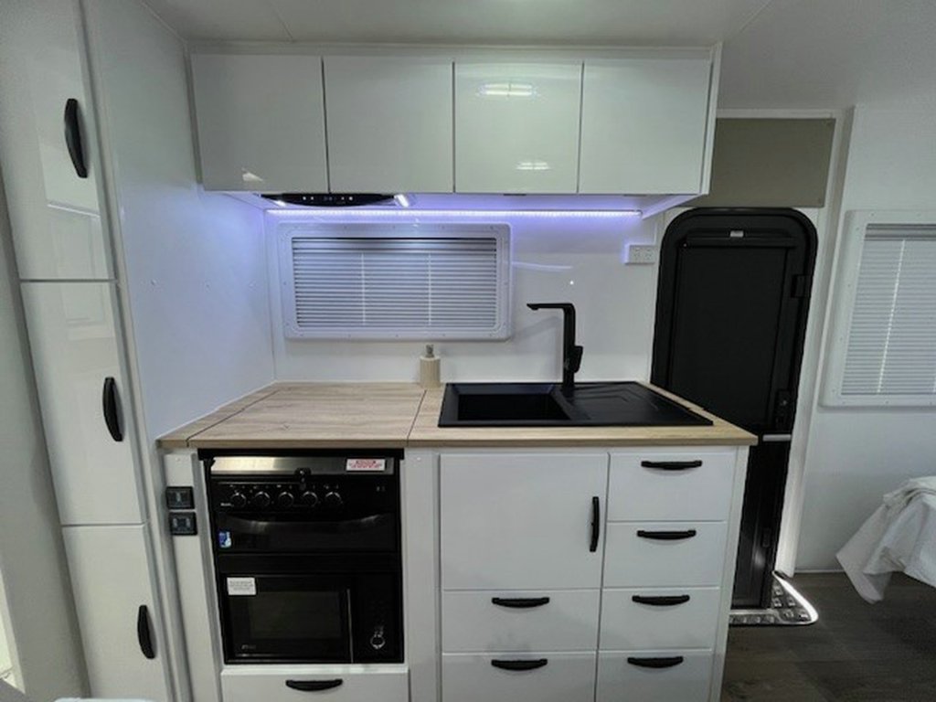 NEW 2026 LEADER CARAVANS GOLD LE CARAVAN 2 AXLE