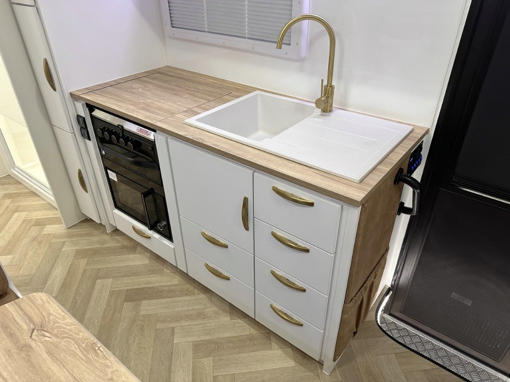 NEW 2026 LEADER CARAVANS GOLD LE CARAVAN 2 AXLE