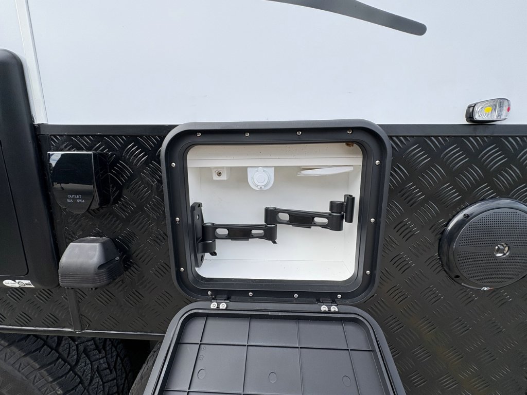 NEW 2026 SUPREME EXECUTIVE CARAVAN 2 AXLE