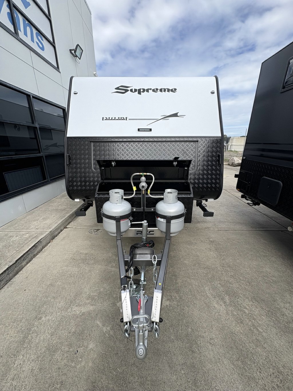 NEW 2026 SUPREME EXECUTIVE CARAVAN 2 AXLE