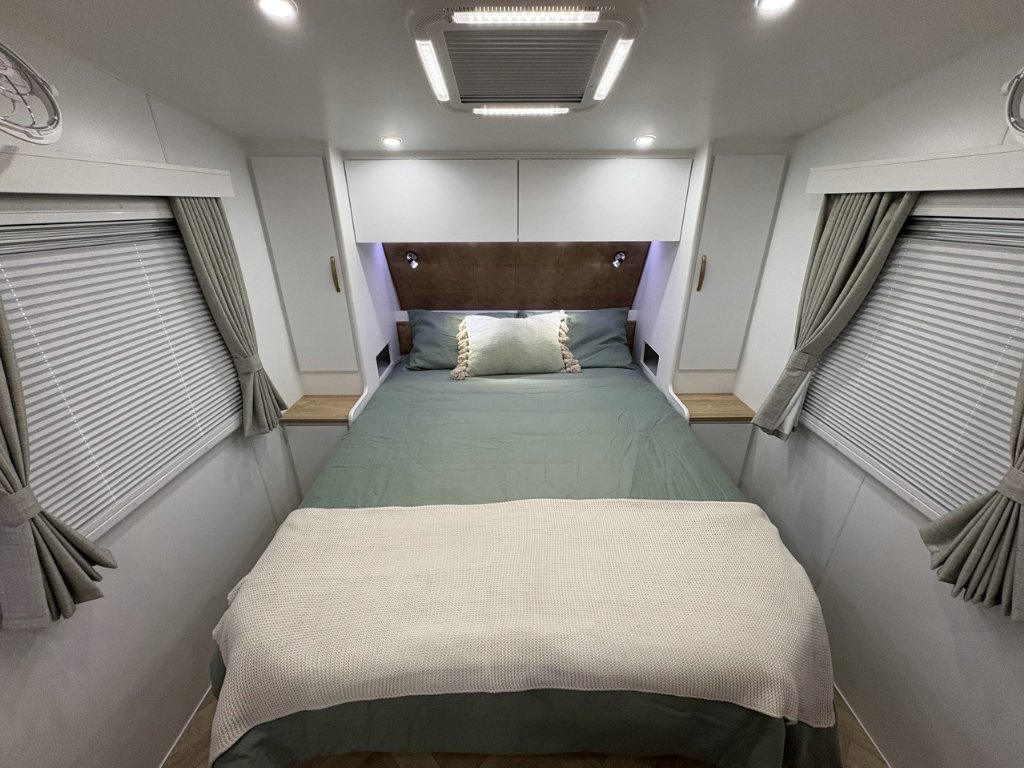 NEW 2026 SUPREME EXECUTIVE CARAVAN 2 AXLE