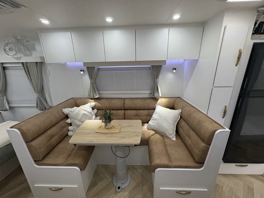 NEW 2026 SUPREME EXECUTIVE CARAVAN 2 AXLE