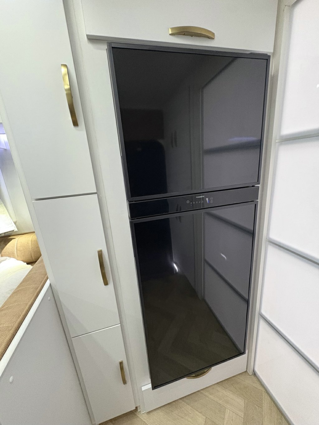 NEW 2026 SUPREME EXECUTIVE CARAVAN 2 AXLE