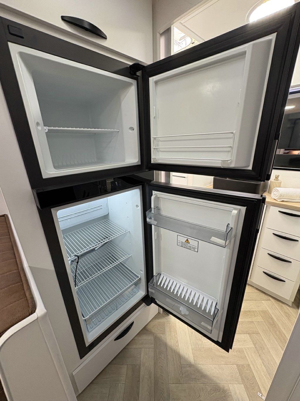 NEW 2026 SUPREME CLASSIC TOURER CARAVAN 2 AXLE