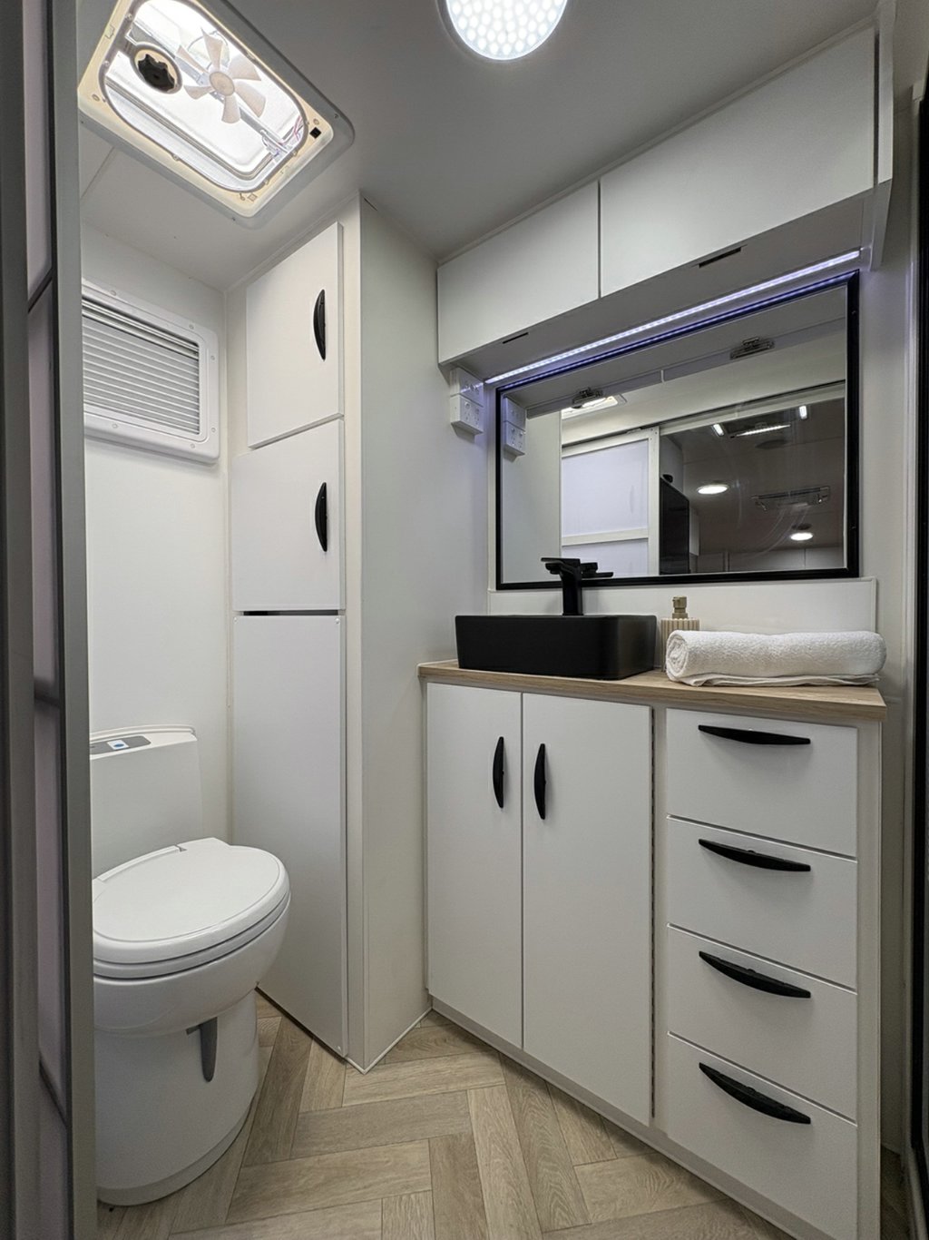 NEW 2026 SUPREME CLASSIC TOURER CARAVAN 2 AXLE