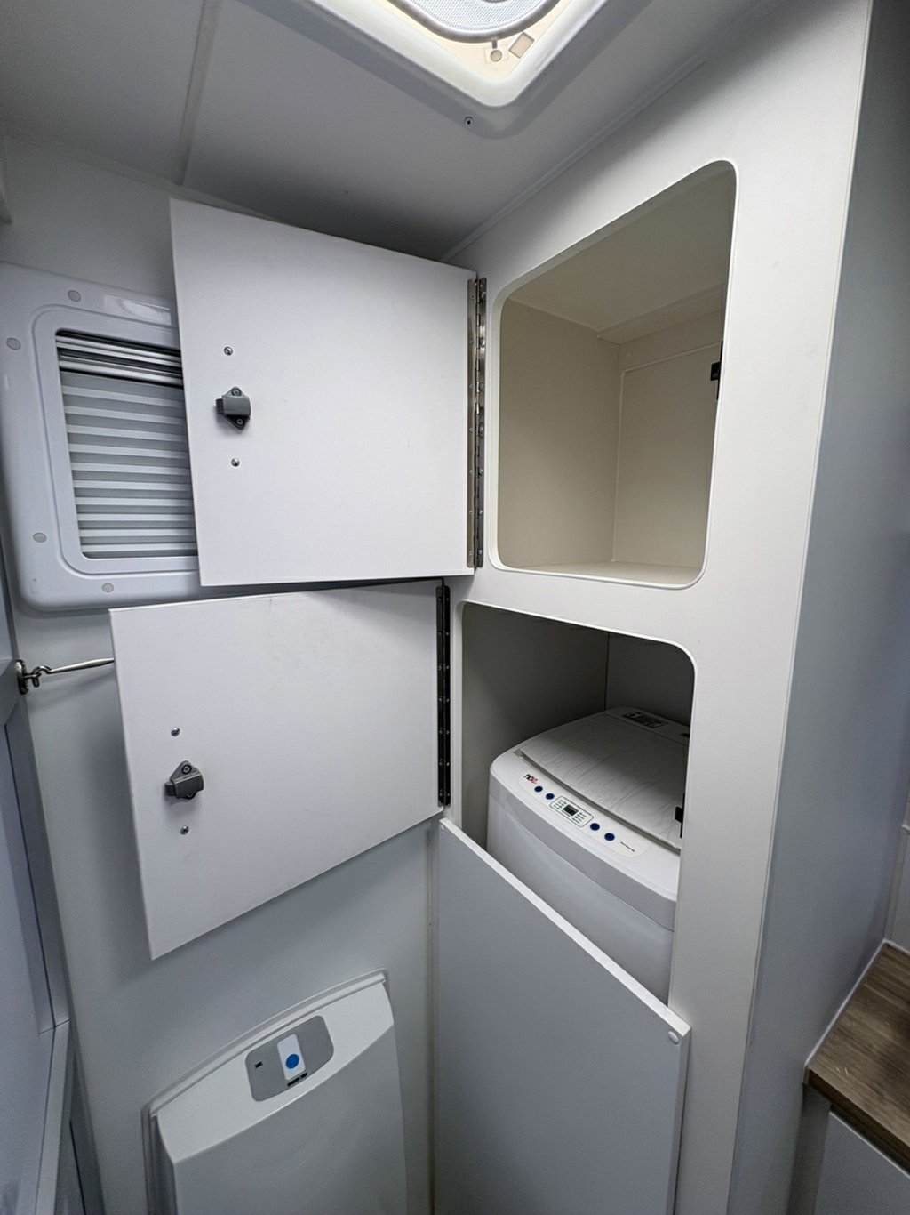 NEW 2026 SUPREME CLASSIC TOURER CARAVAN 2 AXLE