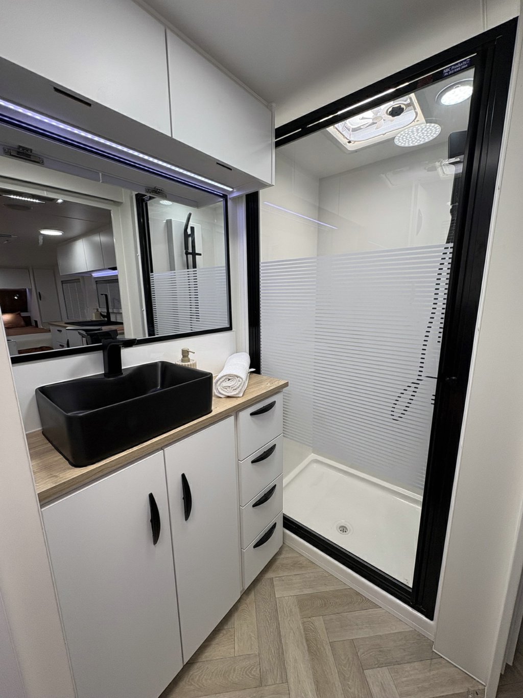 NEW 2026 SUPREME CLASSIC TOURER CARAVAN 2 AXLE