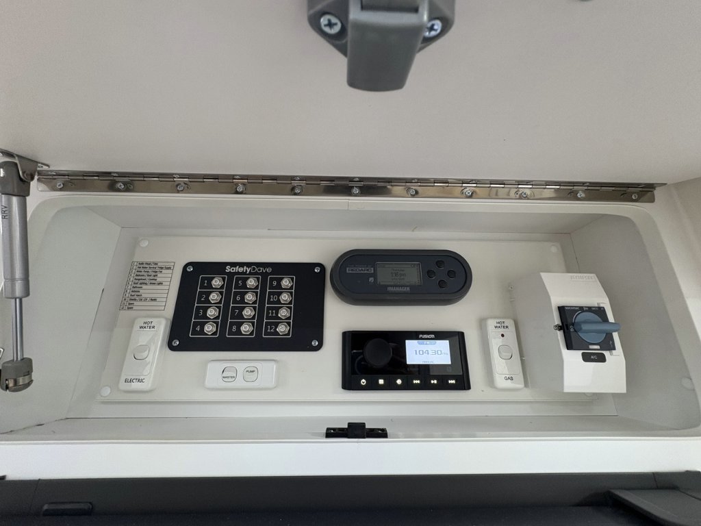 NEW 2026 SUPREME CLASSIC TOURER CARAVAN 2 AXLE