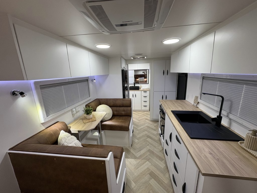 NEW 2026 SUPREME CLASSIC TOURER CARAVAN 2 AXLE