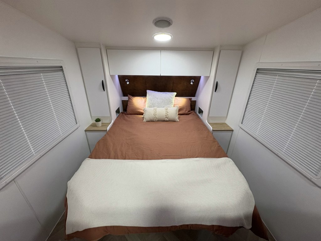 NEW 2026 SUPREME CLASSIC TOURER CARAVAN 2 AXLE