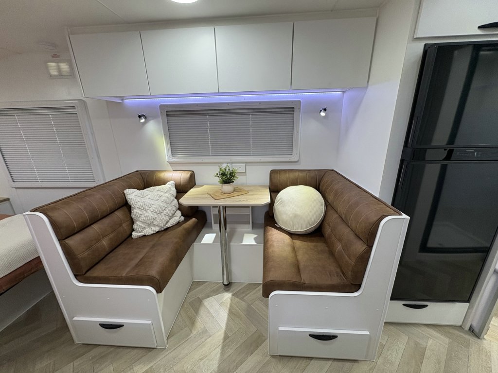 NEW 2026 SUPREME CLASSIC TOURER CARAVAN 2 AXLE