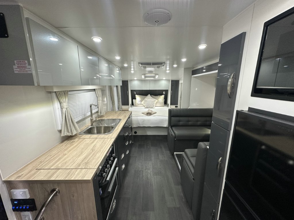 NEW 2025 SUPREME SPIRIT CARAVAN 2 AXLE