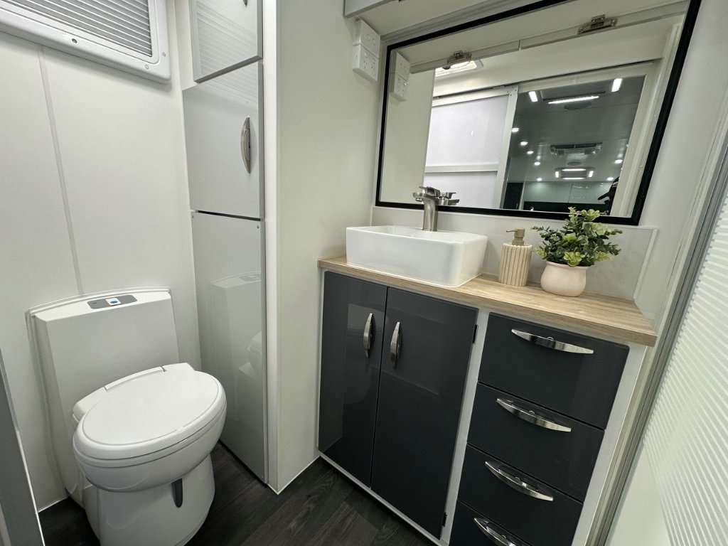 NEW 2025 SUPREME SPIRIT CARAVAN 2 AXLE