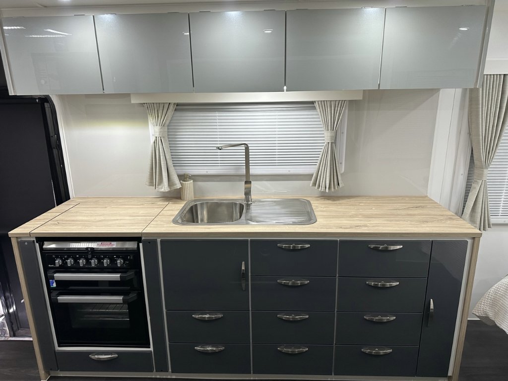 NEW 2025 SUPREME SPIRIT CARAVAN 2 AXLE