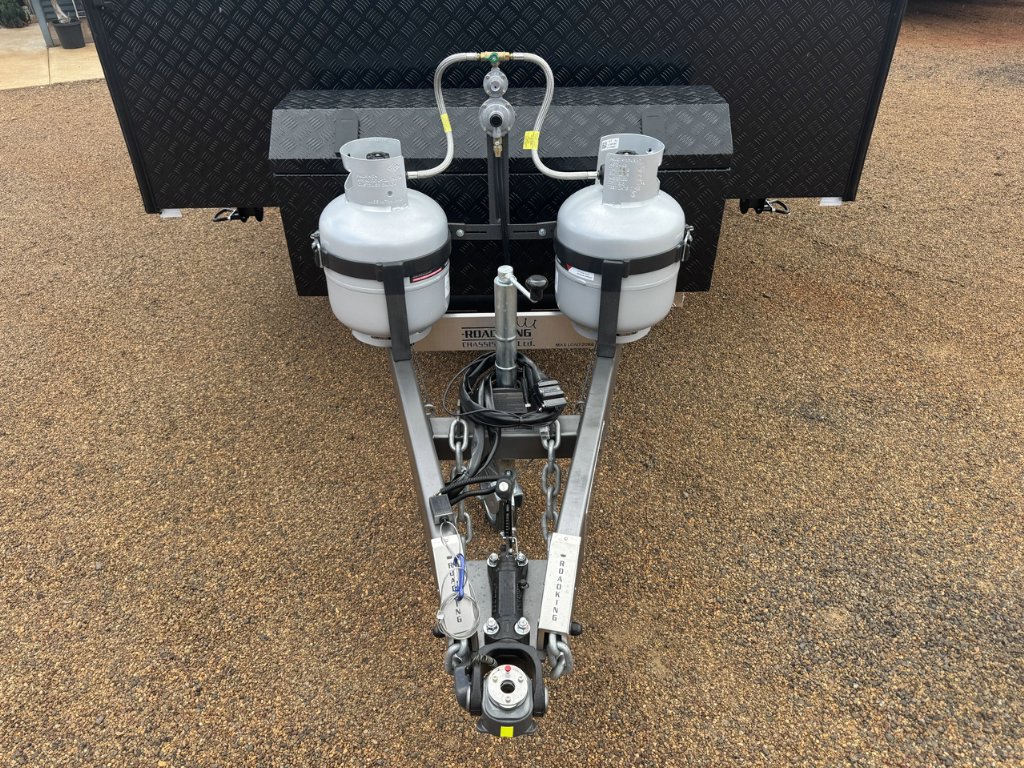 NEW 2026 LEADER CARAVANS GOLD LE DIRT ROADER CARAVAN 2 AXLE