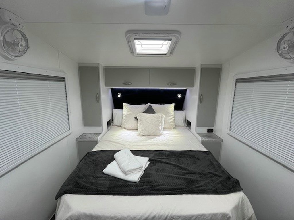 NEW 2025 SUPREME TERRITORY CARAVAN 2 AXLE