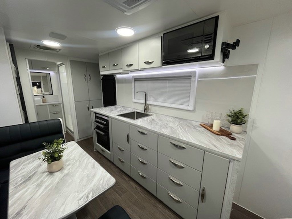 NEW 2025 SUPREME TERRITORY CARAVAN 2 AXLE