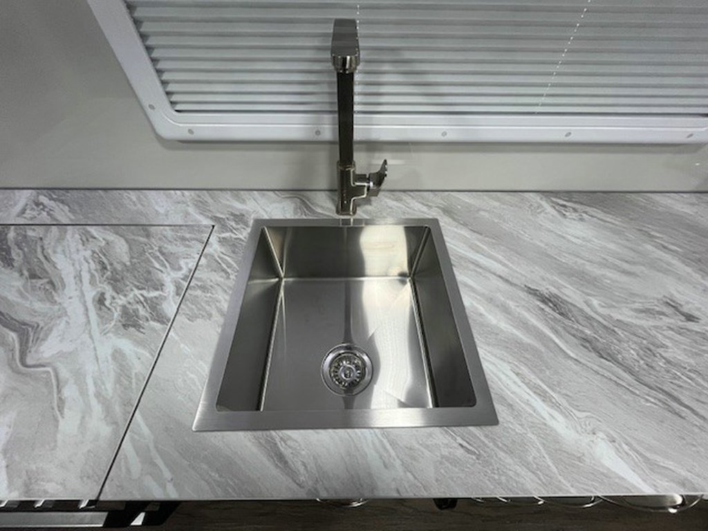 NEW 2025 SUPREME TERRITORY CARAVAN 2 AXLE