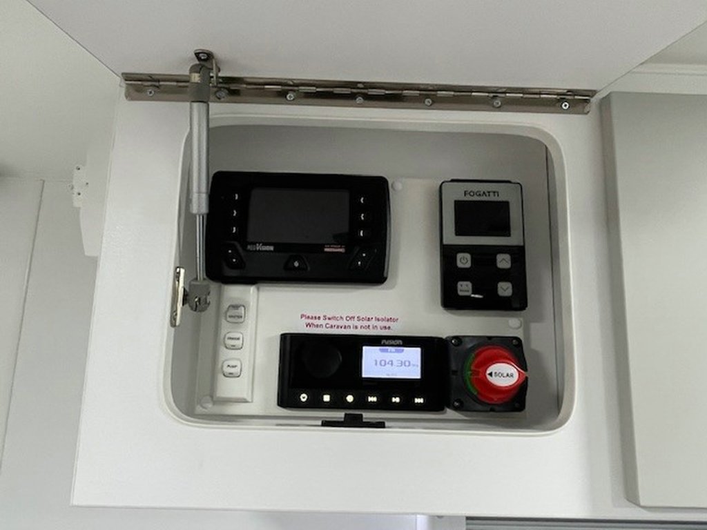 NEW 2025 SUPREME TERRITORY CARAVAN 2 AXLE