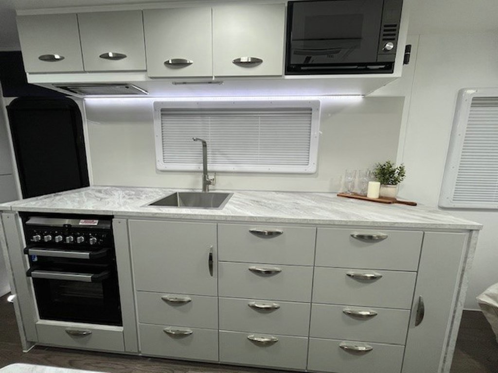 NEW 2025 SUPREME TERRITORY CARAVAN 2 AXLE