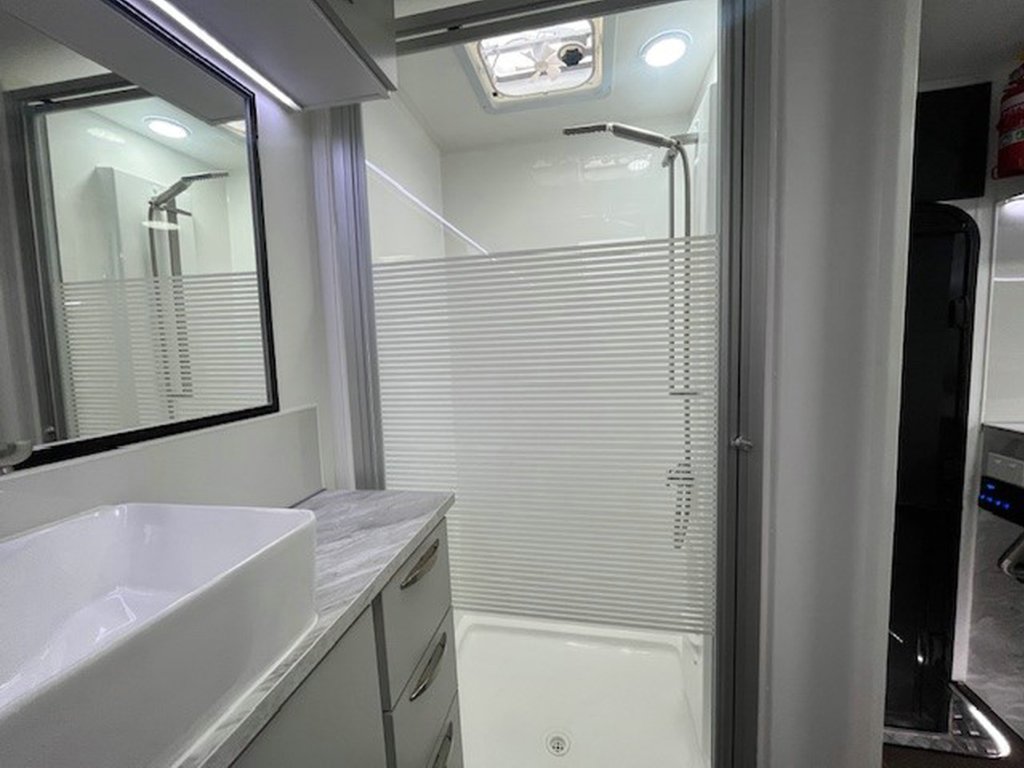 NEW 2025 SUPREME TERRITORY CARAVAN 2 AXLE