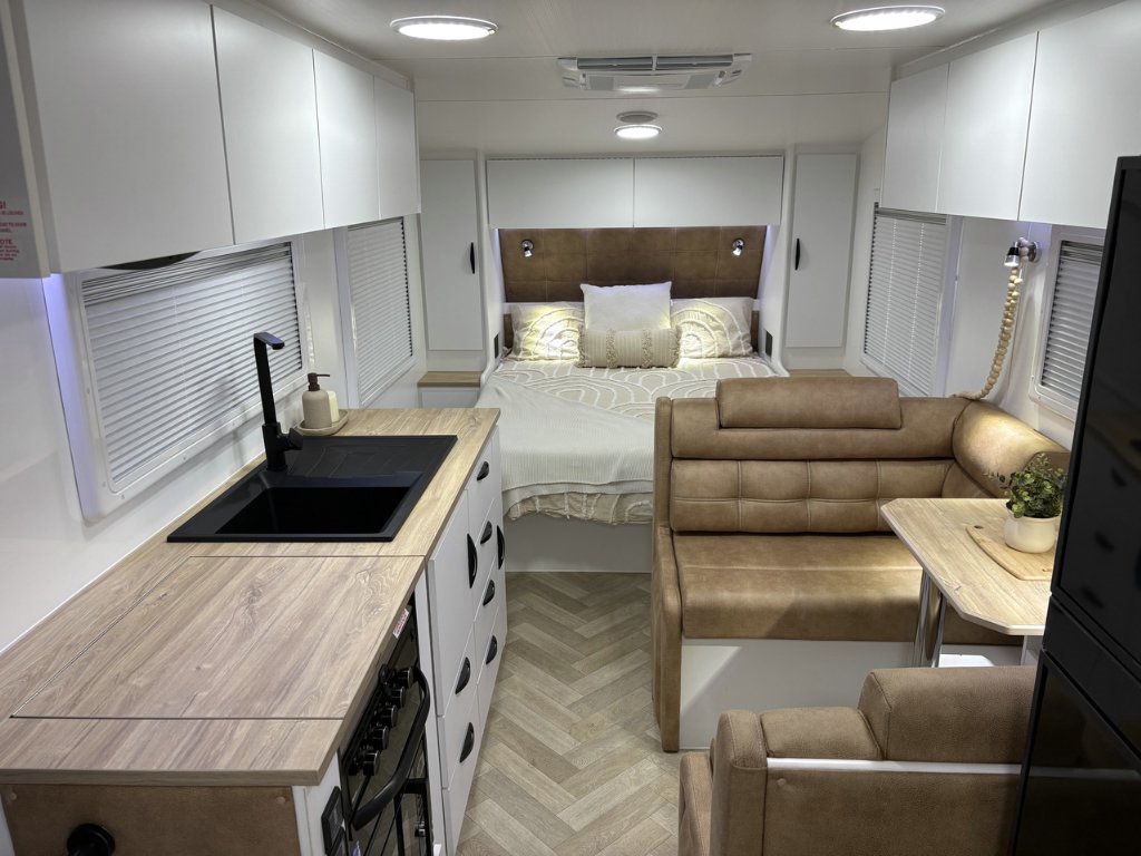 NEW 2026 SUPREME CLASSIC TOURER 20K SERIES CARAVAN 2 AXLE