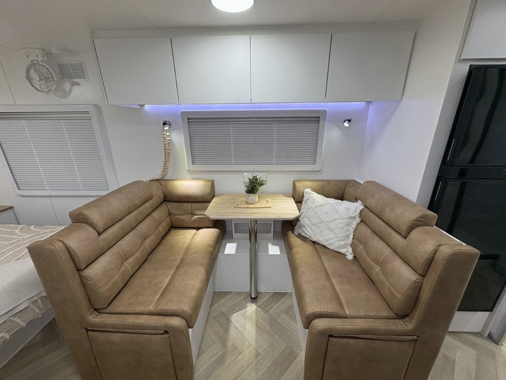 NEW 2026 SUPREME CLASSIC TOURER 20K SERIES CARAVAN 2 AXLE