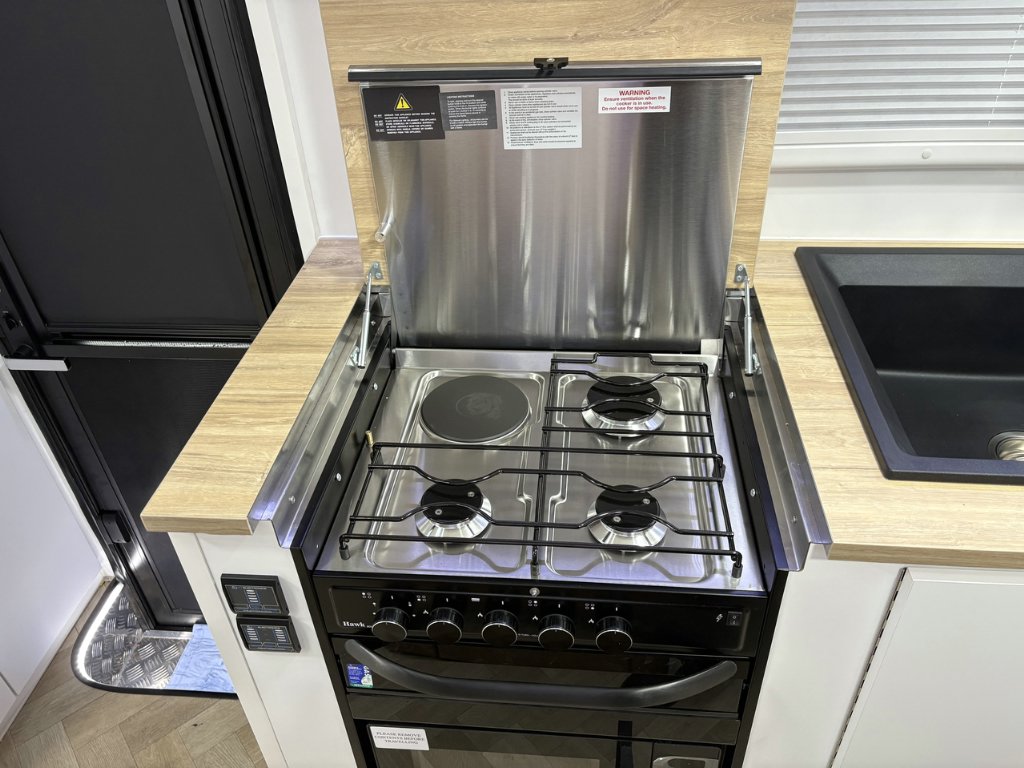 NEW 2026 SUPREME CLASSIC TOURER 20K SERIES CARAVAN 2 AXLE