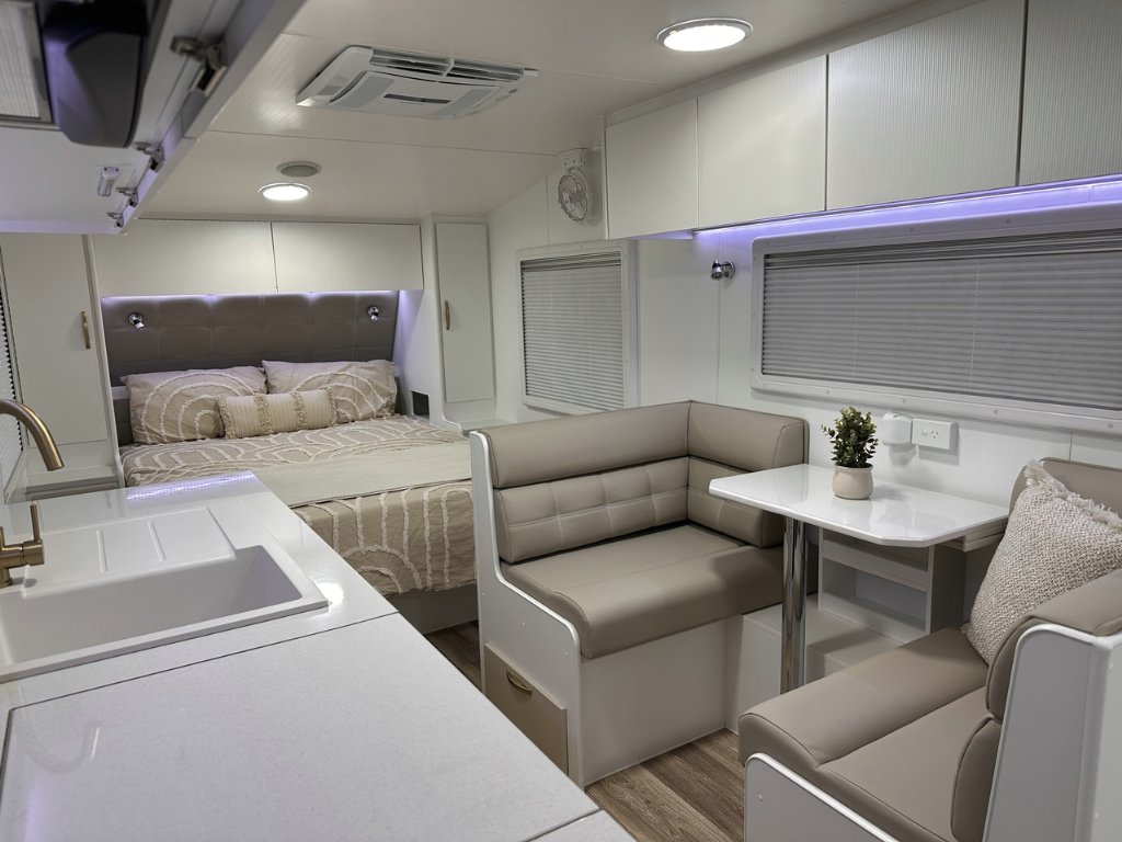 NEW 2026 SUPREME CLASSIC TOURER CARAVAN 2 AXLE