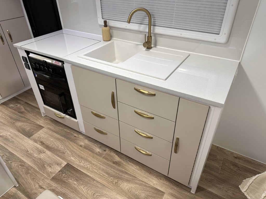 NEW 2026 SUPREME CLASSIC TOURER CARAVAN 2 AXLE