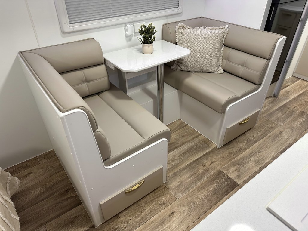 NEW 2026 SUPREME CLASSIC TOURER CARAVAN 2 AXLE