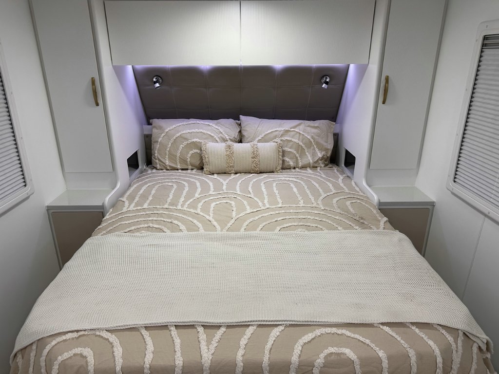 NEW 2026 SUPREME CLASSIC TOURER CARAVAN 2 AXLE