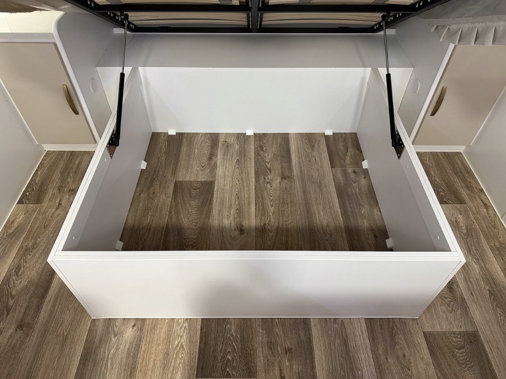 NEW 2026 SUPREME CLASSIC TOURER CARAVAN 2 AXLE