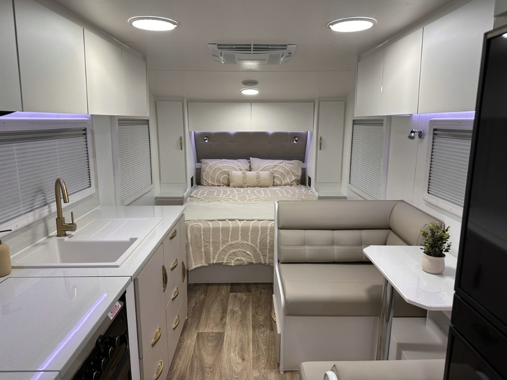 NEW 2026 SUPREME CLASSIC TOURER CARAVAN 2 AXLE