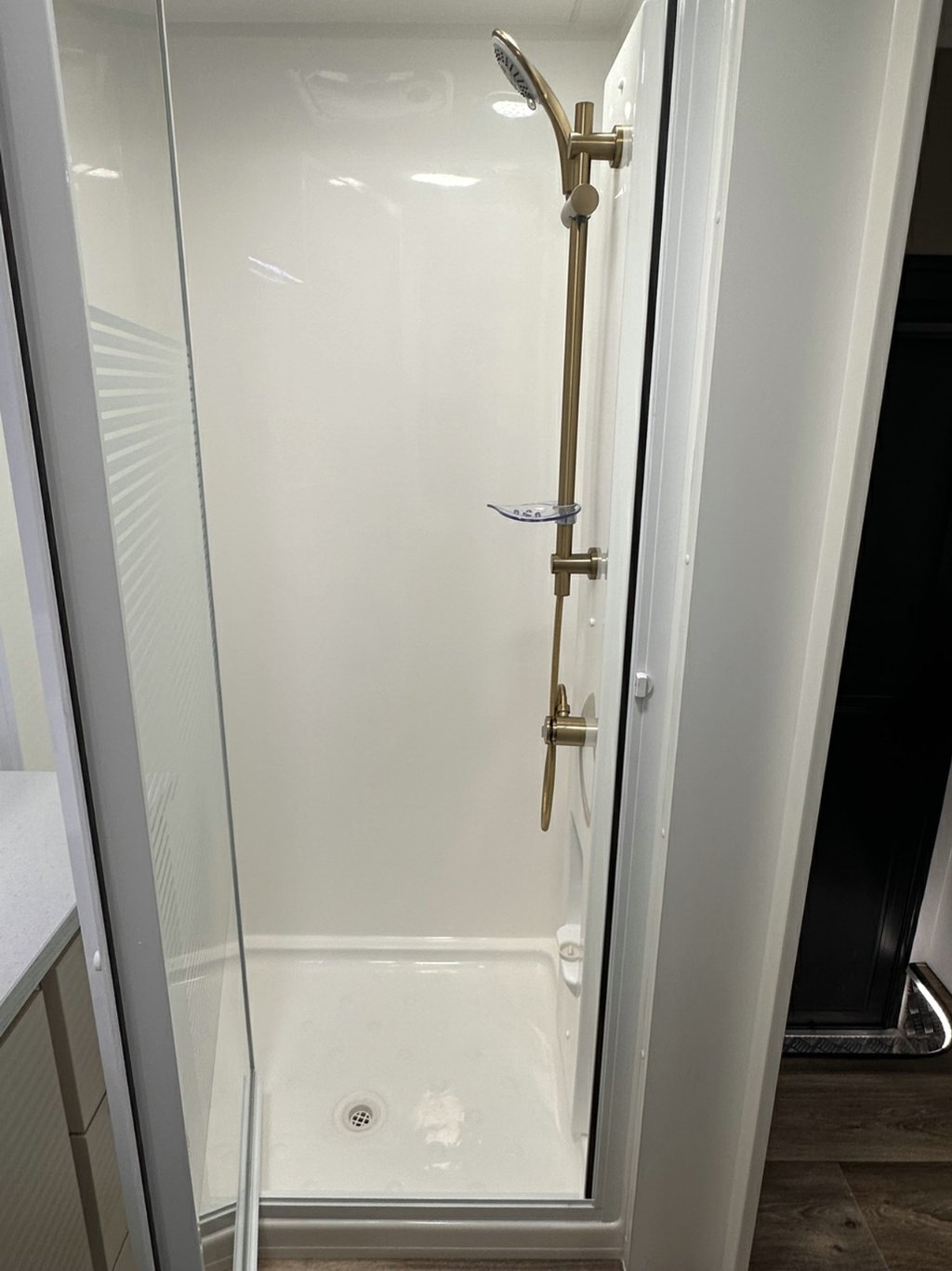 NEW 2026 SUPREME CLASSIC TOURER CARAVAN 2 AXLE