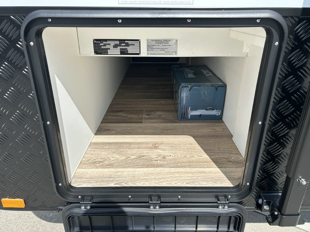 NEW 2026 SUPREME CLASSIC TOURER CARAVAN 2 AXLE