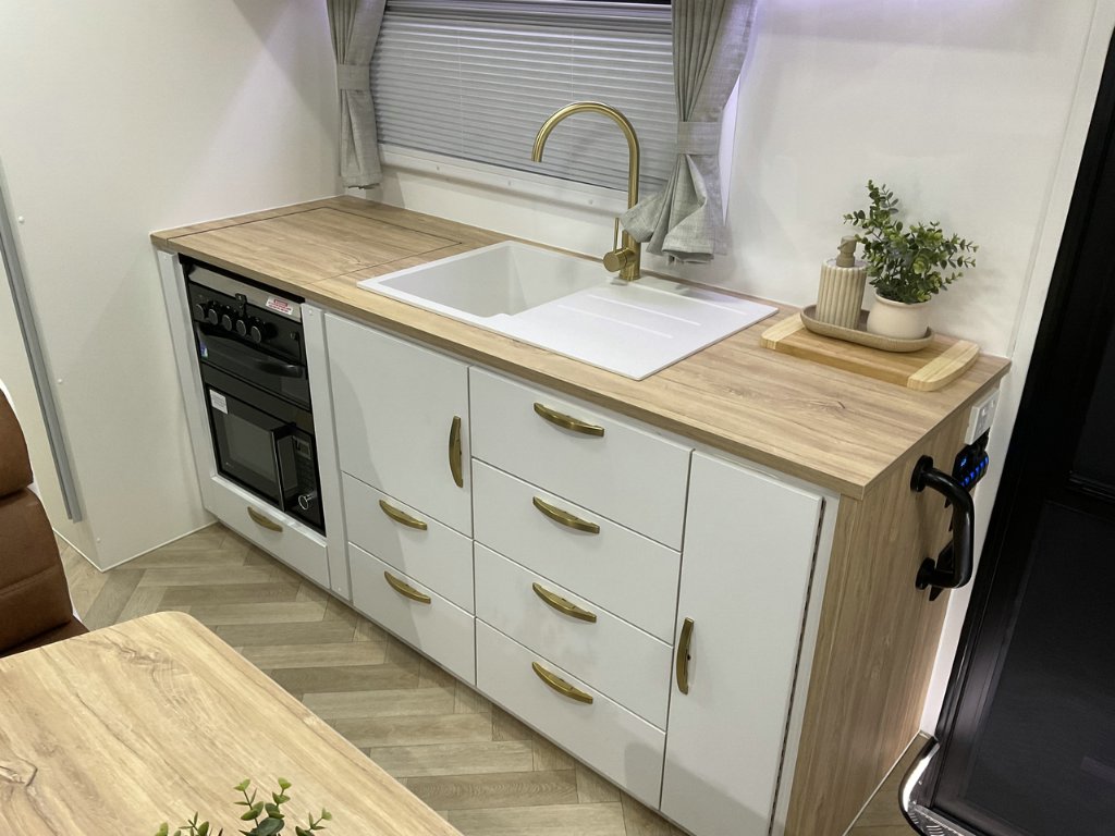 NEW 2026 LEADER CARAVANS XPEDITION CARAVAN 2 AXLE